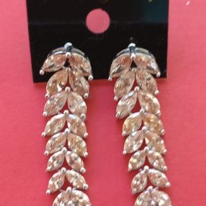 Lovely yellow Dangle Leaf earrings. Fashion jewelry.